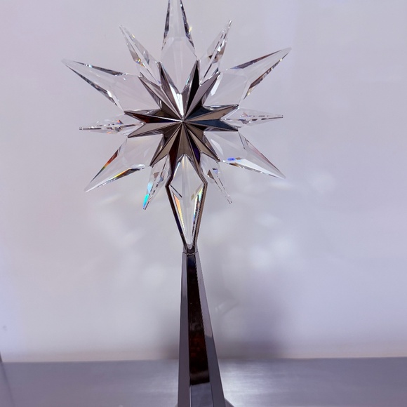 Swarovski Crystal ROCKEFELLER CENTER Christmas Tree Topper - Picture 5 of 16